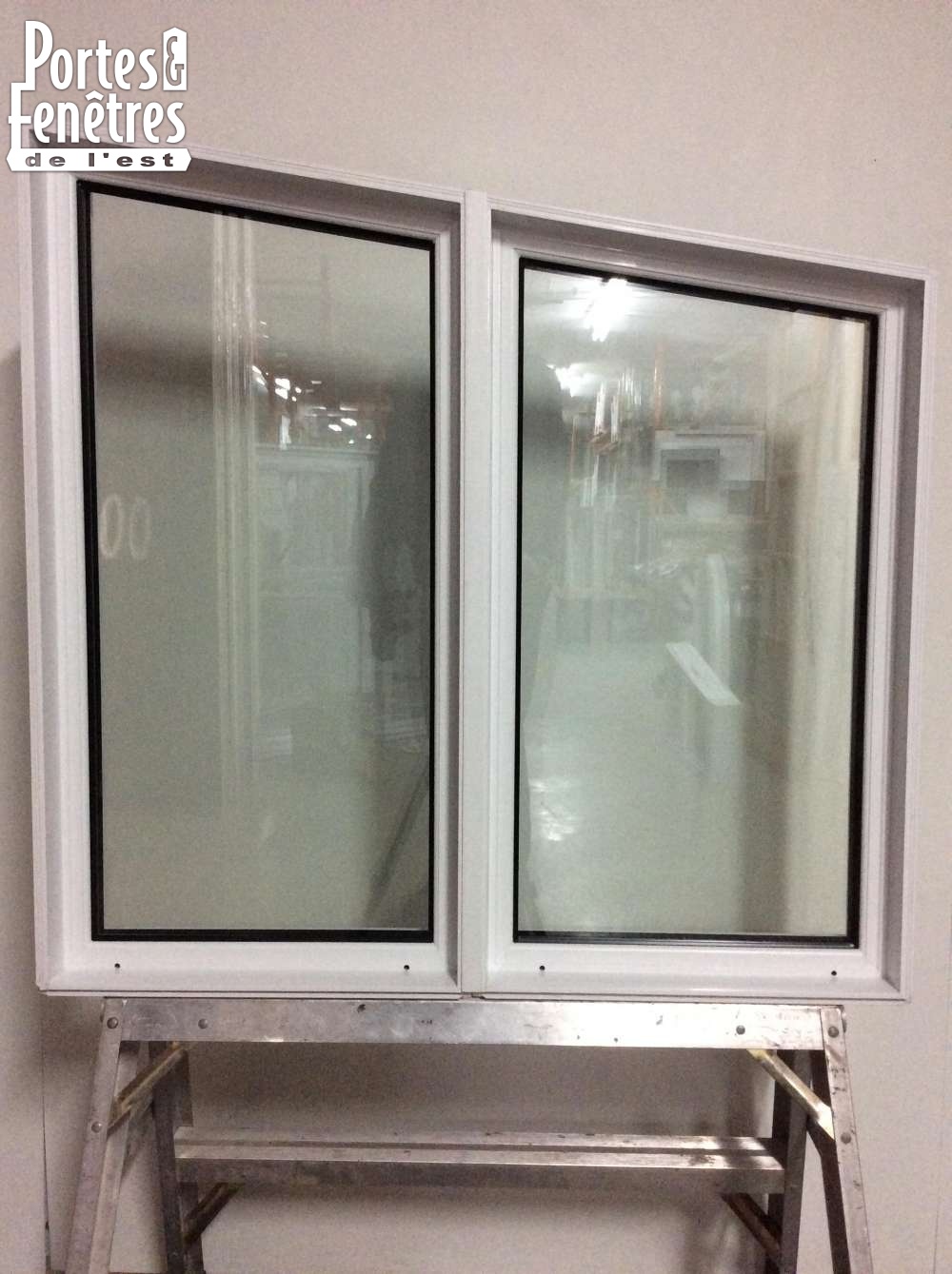 9220fp Fenêtre Fixe PVC 2 Sections Trapèze 35 x 34 1/2  x 28 3/4