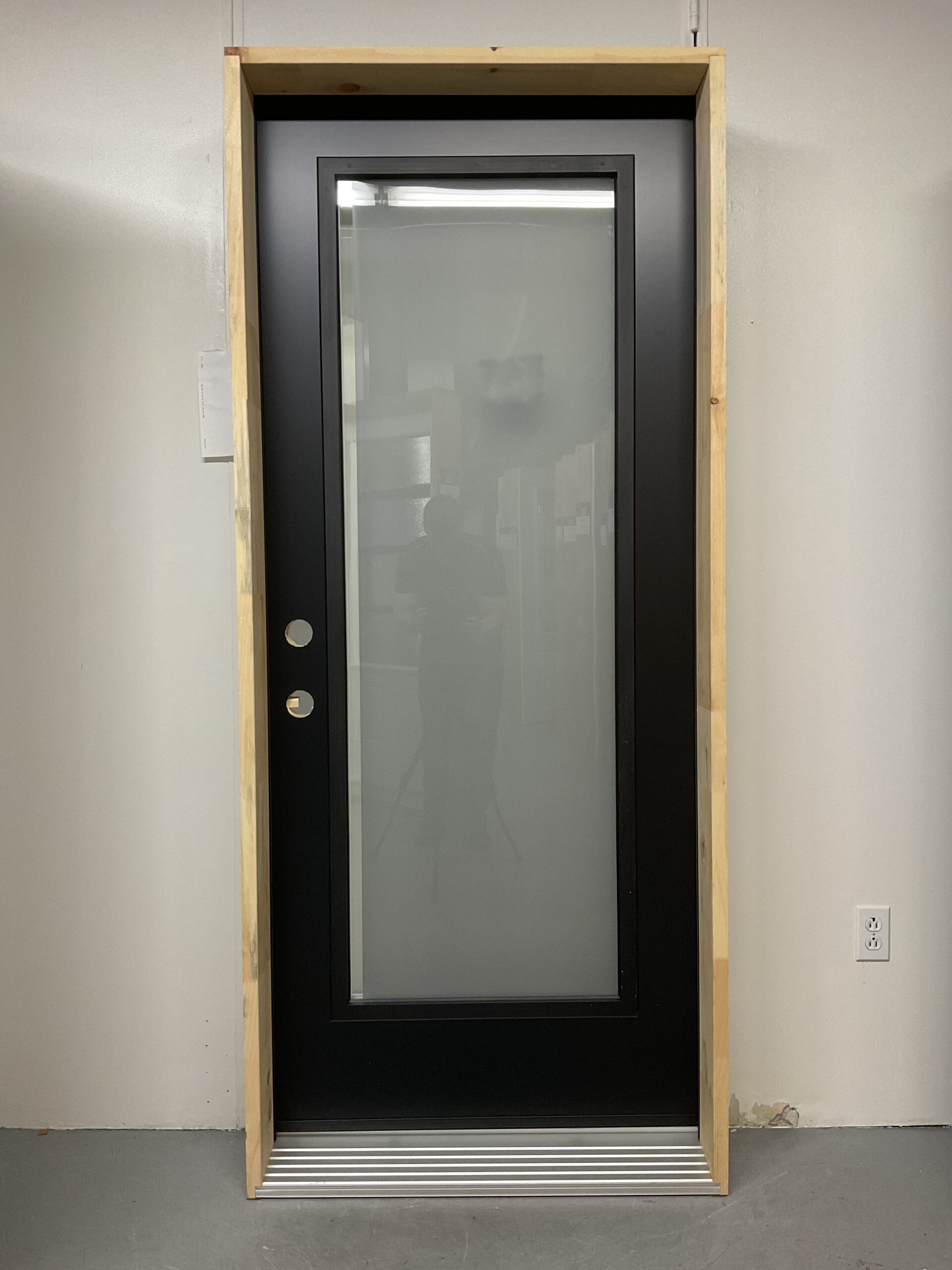 1398PSM Porte d'acier 34"D Noire Verre side sérigraphie teinté gris 23x65