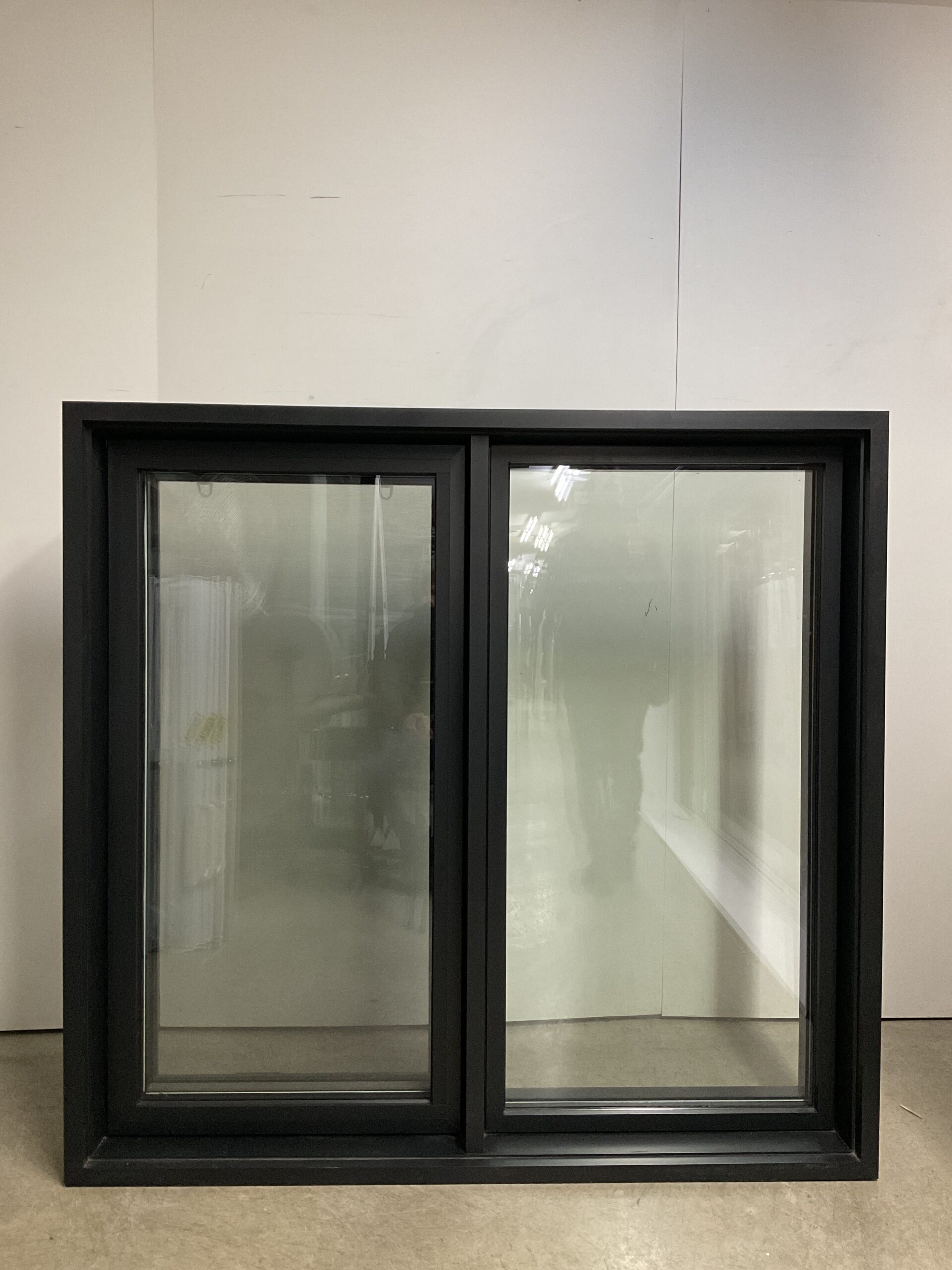 10888BH Fenêtre Battant HYBRIDE Noir 2 sect 1 ouvr Noir intérieur 1 thermo a remplacer 58 1/4 x 55 1/4